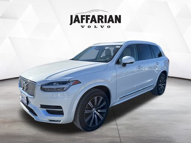 2024 Volvo XC90 Core's photo