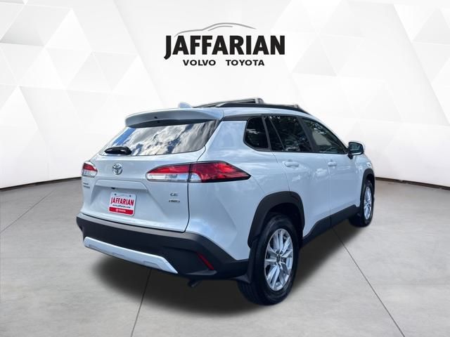 2023 Toyota Corolla Cross LE photo 3