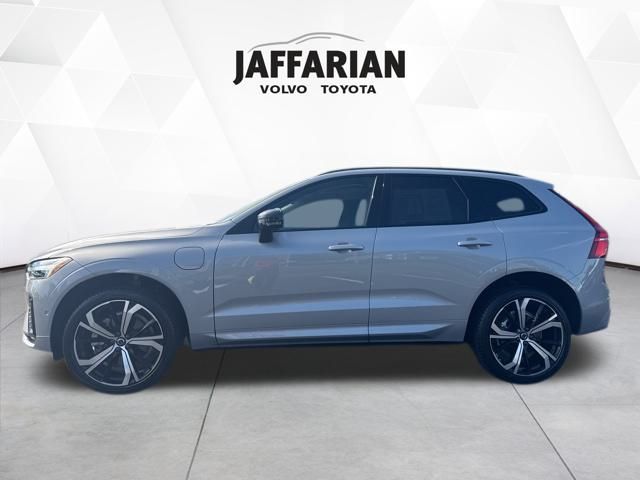 2024 Volvo XC60 Recharge Hybrid Ultimate photo 3