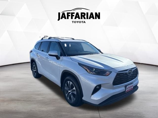2023 Toyota Highlander XLE's photo