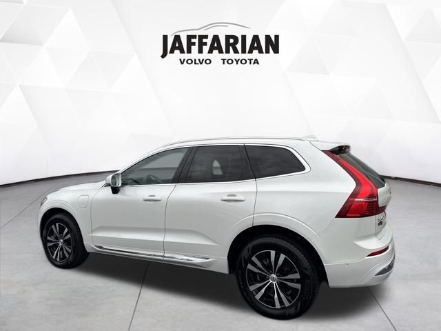 2022 Volvo XC60 Recharge Hybrid T8 Inscription Expression photo 4