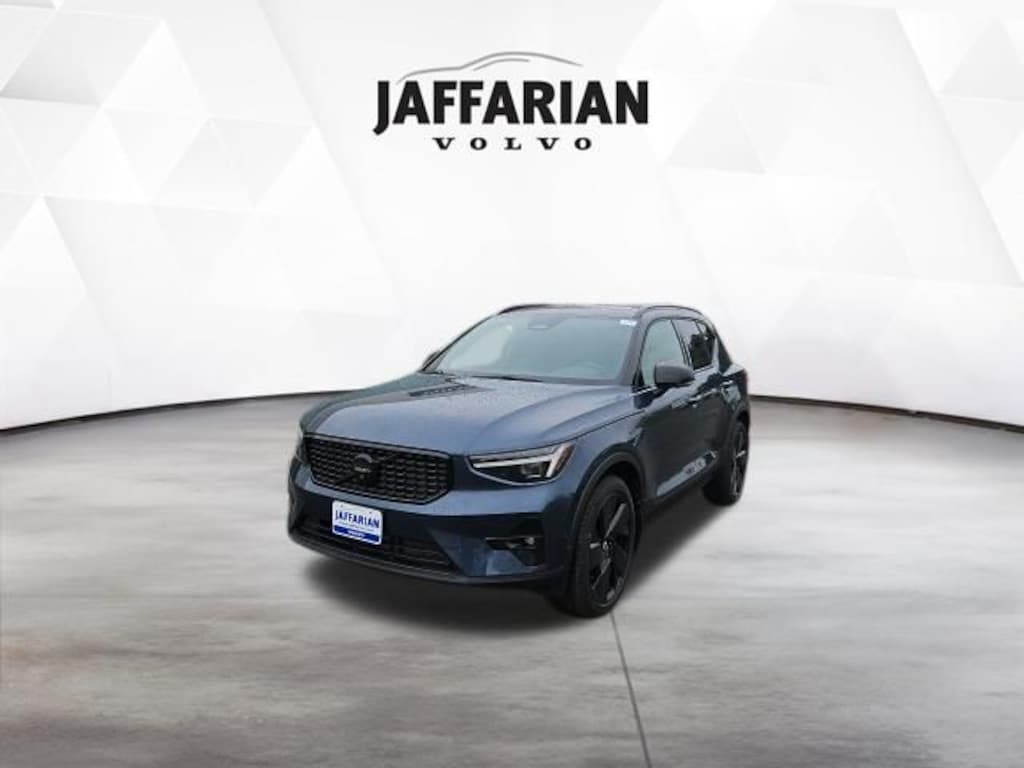 Used 2026 Volvo XC40 B5 Ultra Black Edition SUV