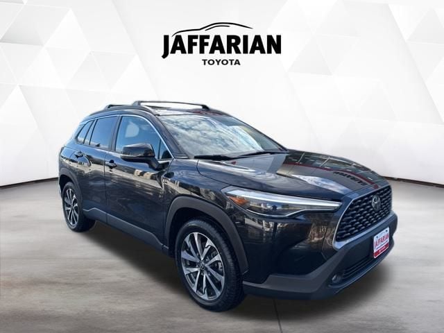 2022 Toyota Corolla Cross XLE's photo