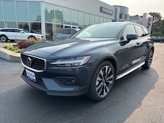 New 2026 Volvo V60 Cross Country B5 Ultra Wagon Haverhill, Massachusetts