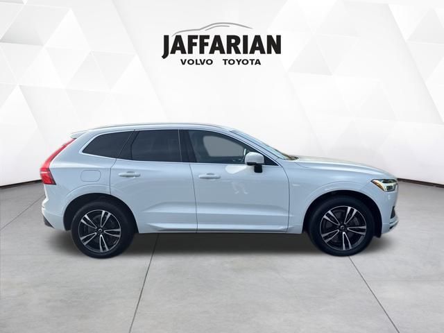 2020 Volvo XC60 T6 Momentum photo 2