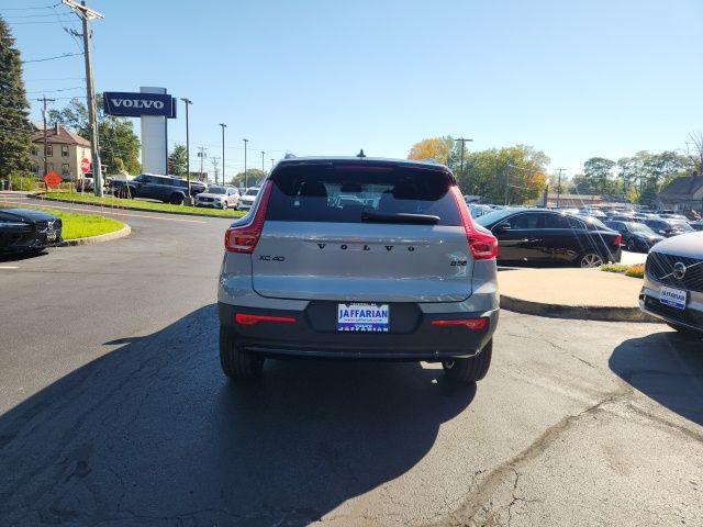 2026 Volvo XC40 Ultra Black Edition - Photo 6