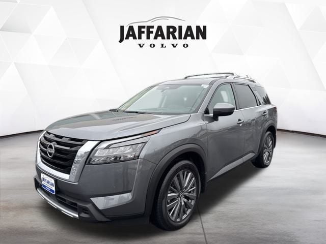 2025 Nissan Pathfinder SL's photo