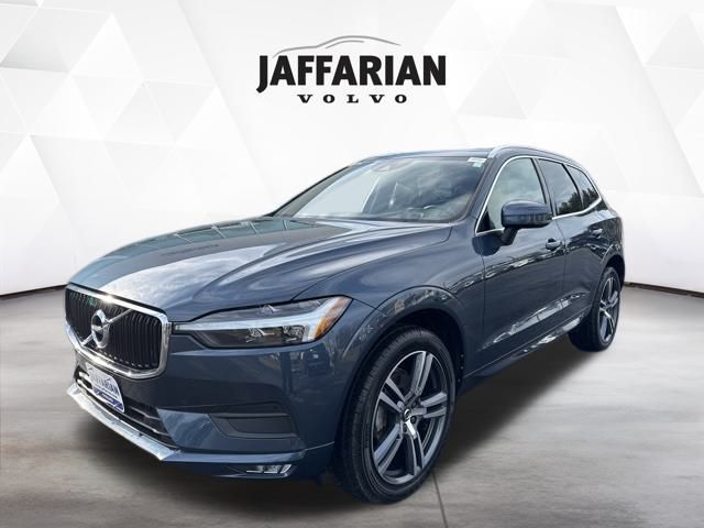 2021 Volvo XC60 Momentum's photo
