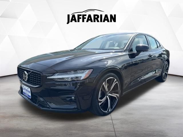 2025 Volvo S60 B5 Plus Dark AWD's photo