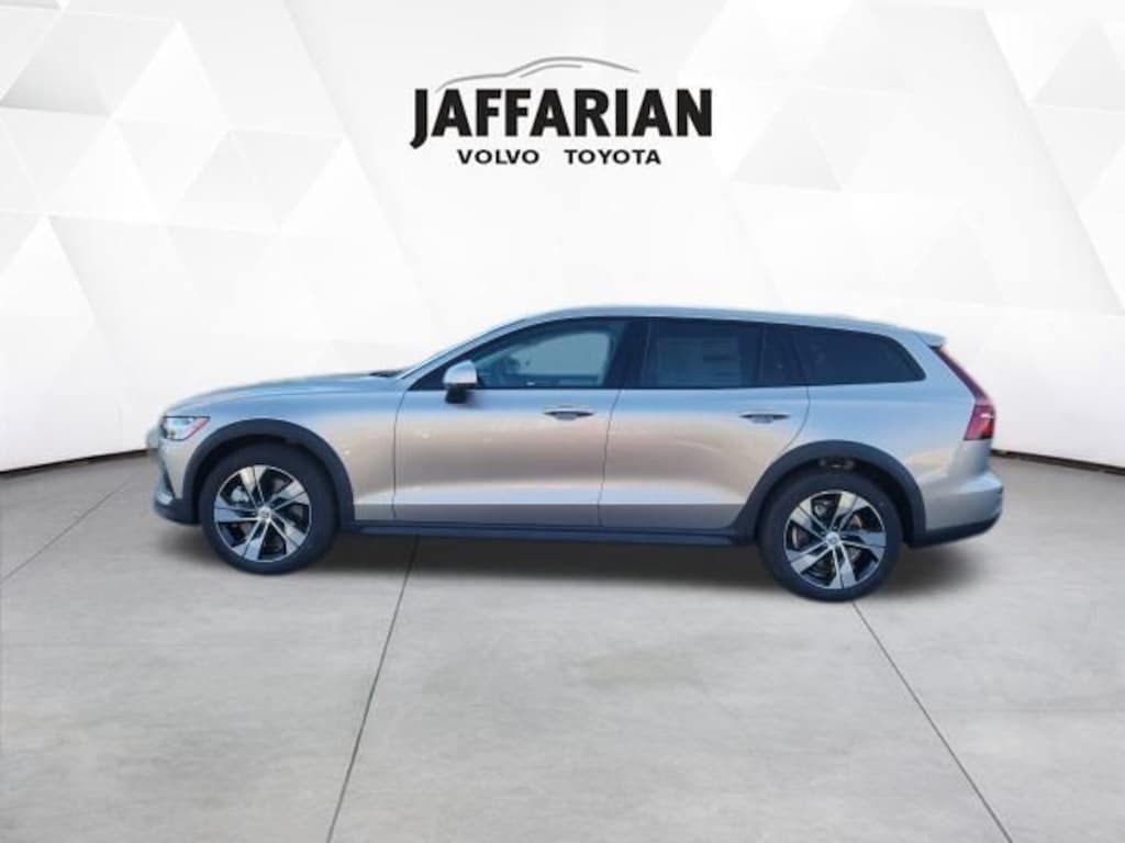 New 2026 Volvo V60 Cross Country B5 Plus Wagon