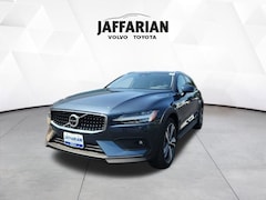 2026 Volvo V60 Cross Country B5 Plus Wagon