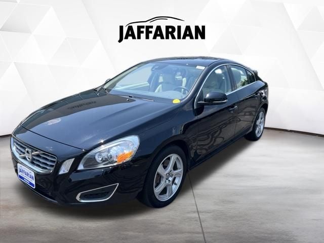 2013 Volvo S60 T5 AWD Auto's photo