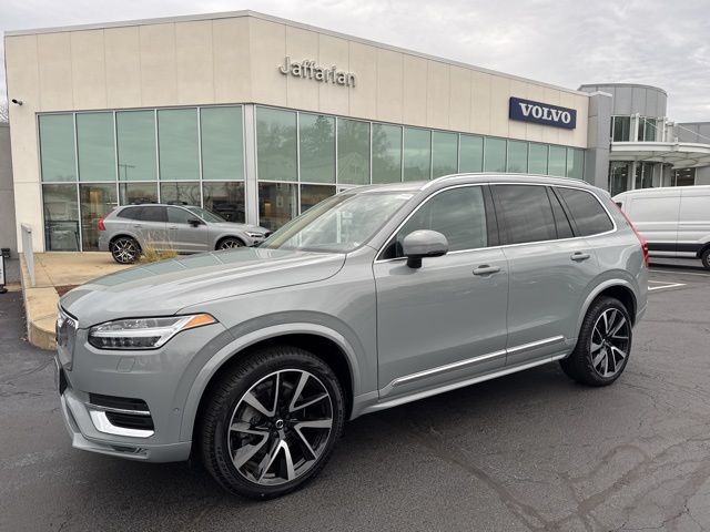 2024 Volvo XC90 B5 Plus photo 2