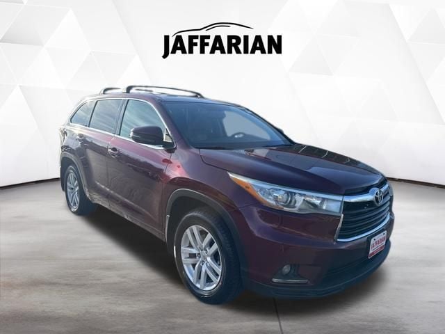 Used 2015 Toyota Highlander LE Plus with VIN 5TDBKRFHXFS076447 for sale in Haverhill, MA