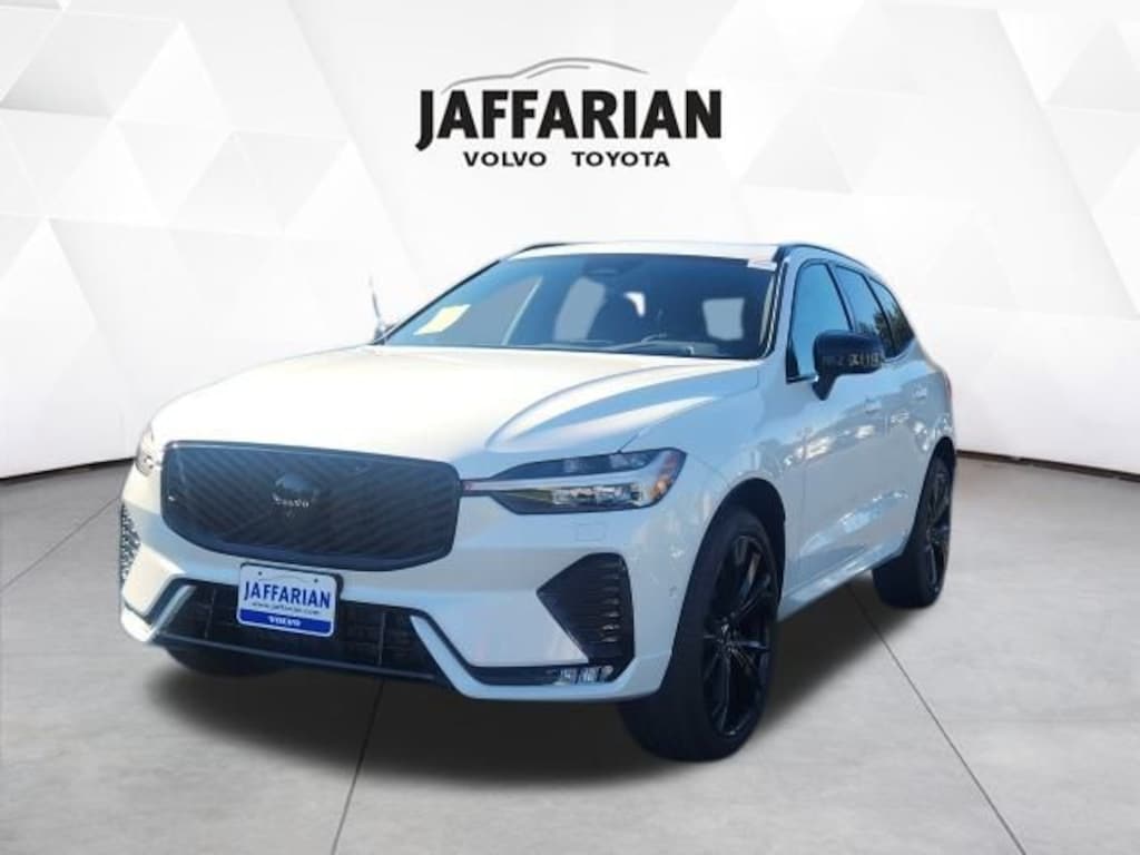 New 2026 Volvo XC60 B5 Ultra Black Edition SUV