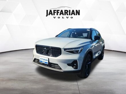 2026 Volvo XC40 B5 Ultra Black Edition SUV