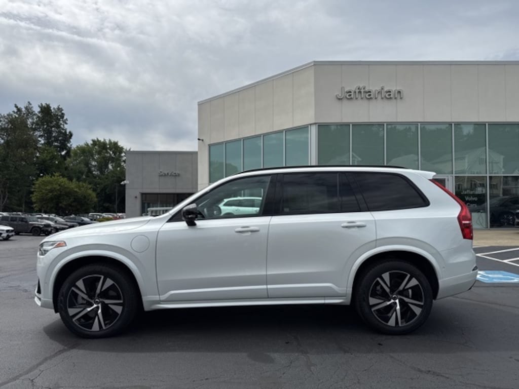 Certified 2022 Volvo XC90 Recharge Plug-In Hybrid T8 R-Design Extended Range 7P SUV