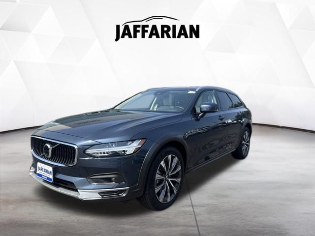 DYNAMIC_PREF_LABEL_INVENTORY_FEATURED_USED_INVENTORY_FEATURED1_ALTATTRIBUTEBEFORE 2025 Volvo V90 Cross Country B6 Wagon DYNAMIC_PREF_LABEL_INVENTORY_FEATURED_USED_INVENTORY_FEATURED1_ALTATTRIBUTEAFTER