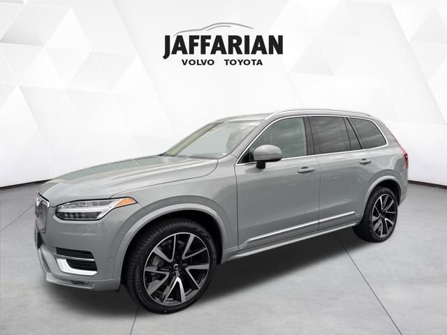 2024 Volvo XC90 B5 Plus photo 2