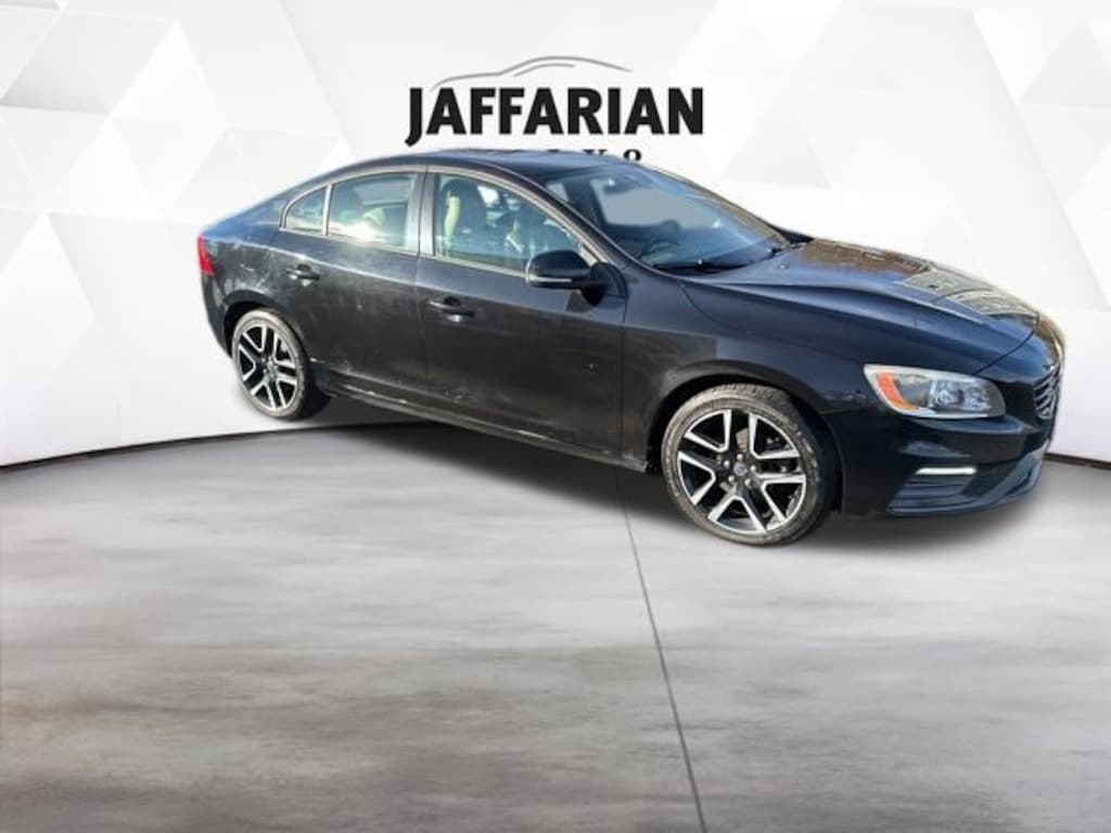 Used 2018 Volvo S60 T5 Dynamic Sedan