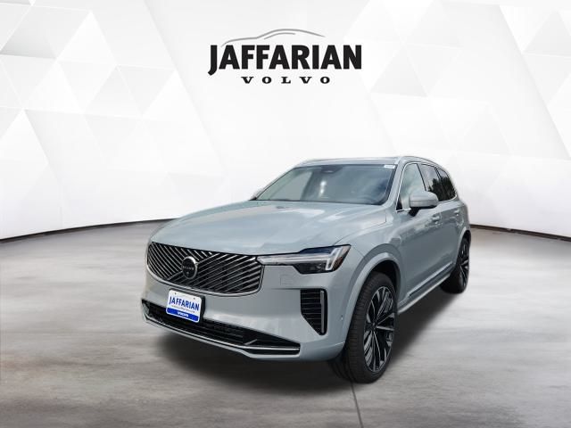 2026 Volvo XC90 Plus's photo