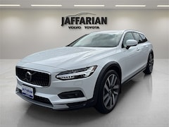New 2025 Volvo V90 Cross Country B6 Plus Wagon Haverhill, Massachusetts