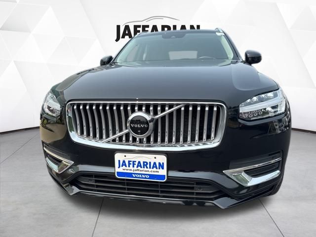 2022 Volvo XC90 Recharge T8 Inscription photo 2