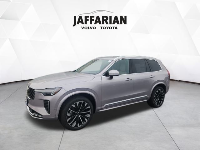 2026 Volvo XC90 Plus photo 3