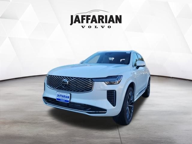 2026 Volvo XC90 Plus's photo