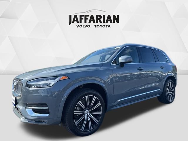 2023 Volvo XC90 Plus photo 2
