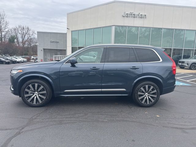 2025 Volvo XC90 B5 Plus photo 2
