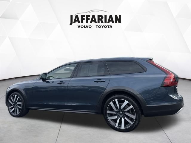 2023 Volvo V90 Cross Country B6 photo 4