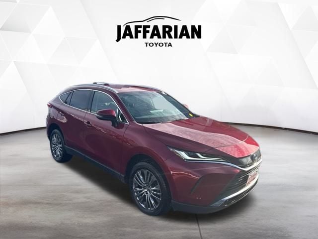 2023 Toyota Venza XLE's photo