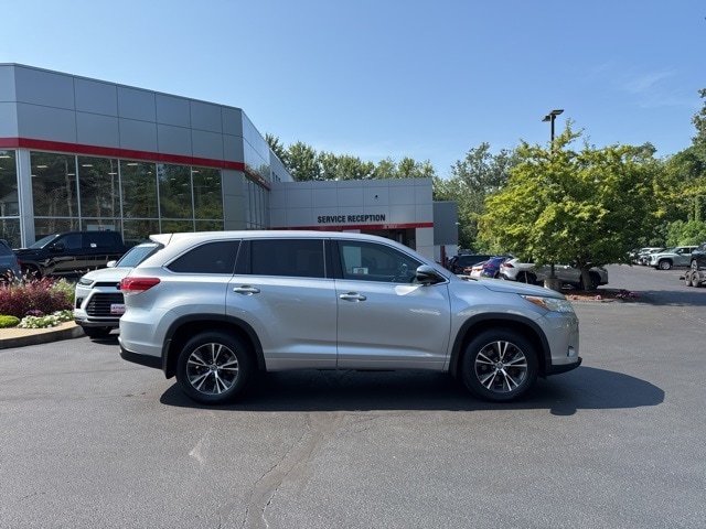 Used 2017 Toyota Highlander LE with VIN 5TDBZRFH7HS374176 for sale in Haverhill, MA