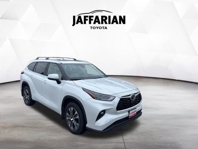 2023 Toyota Highlander XLE's photo