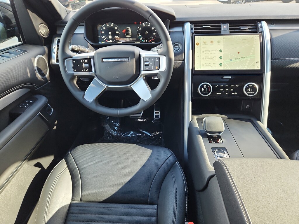 Used 2024 Land Rover Discovery P360 Dynamic SE SUV