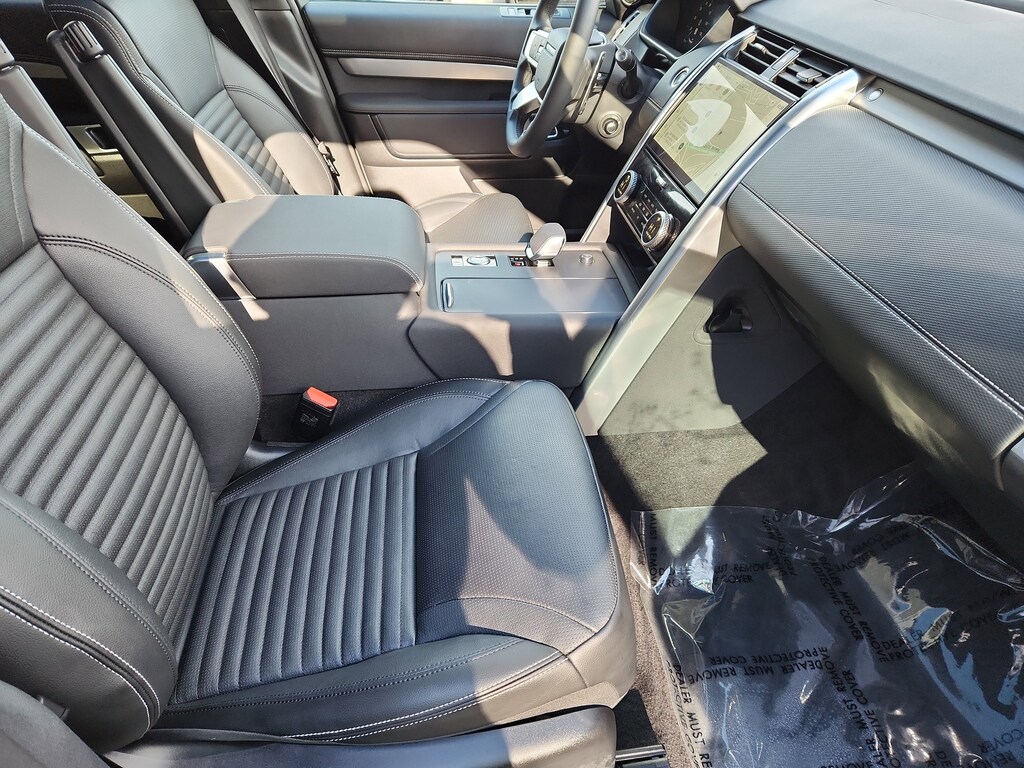 Used 2024 Land Rover Discovery P360 Dynamic SE SUV