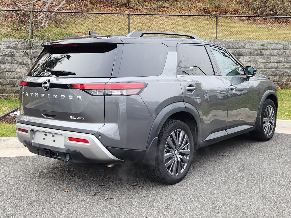 Used 2022 Nissan Pathfinder SL SUV
