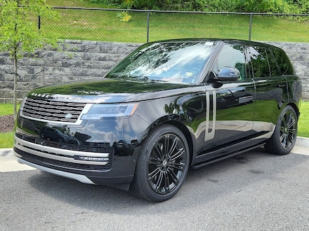 2025 Land Rover Range Rover P530 SE SUV