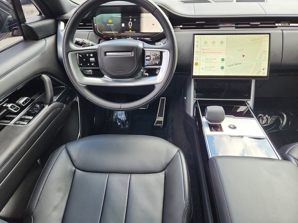 Used 2025 Land Rover Range Rover P400 SE SUV