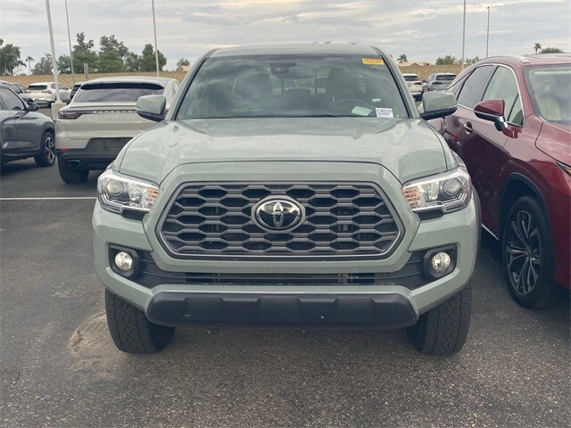 2023 Toyota Tacoma TRD V6 photo 2