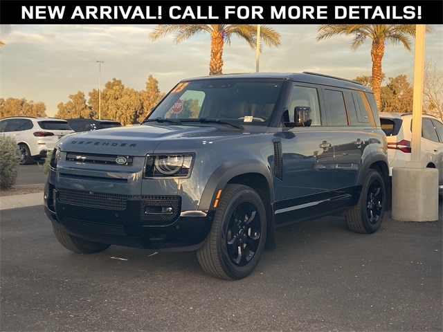 2023 Land Rover Defender X-Dynamic SE's photo