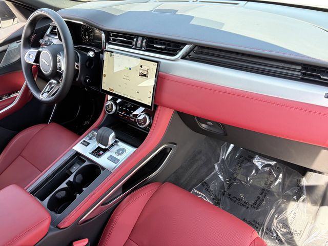 2026 Jaguar F-Pace R-Dynamic S - Photo 11