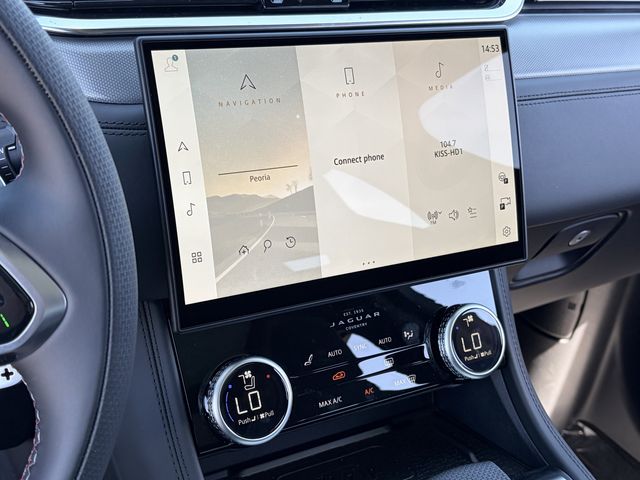 2026 Jaguar F-Pace SVR - Photo 8