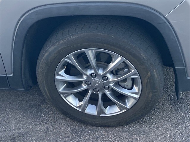 2019 Jeep Cherokee Latitude photo 4