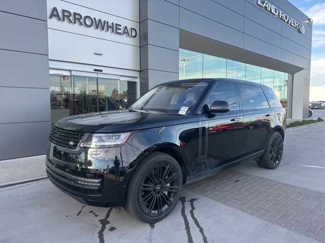 2023 Land Rover Range Rover SE's photo