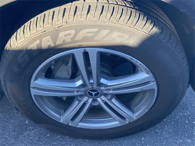 2022 Mercedes Benz GLC 300 photo 4