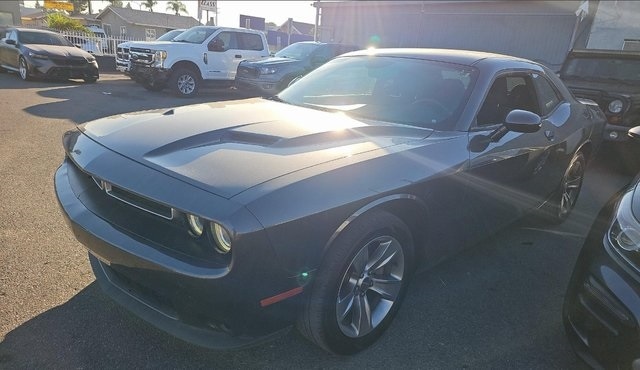 2018 Dodge Challenger SXT's photo