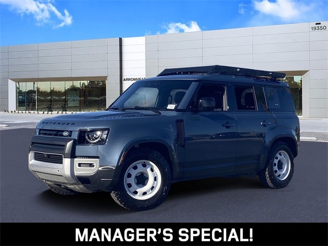 2024 Land Rover Defender S's photo