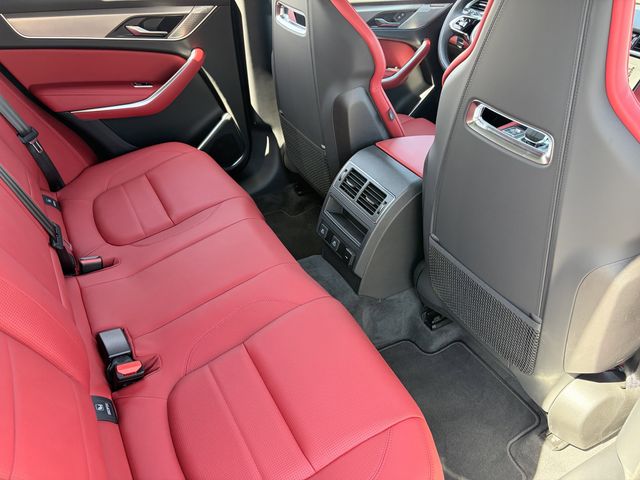 2026 Jaguar F-Pace R-Dynamic S - Photo 13